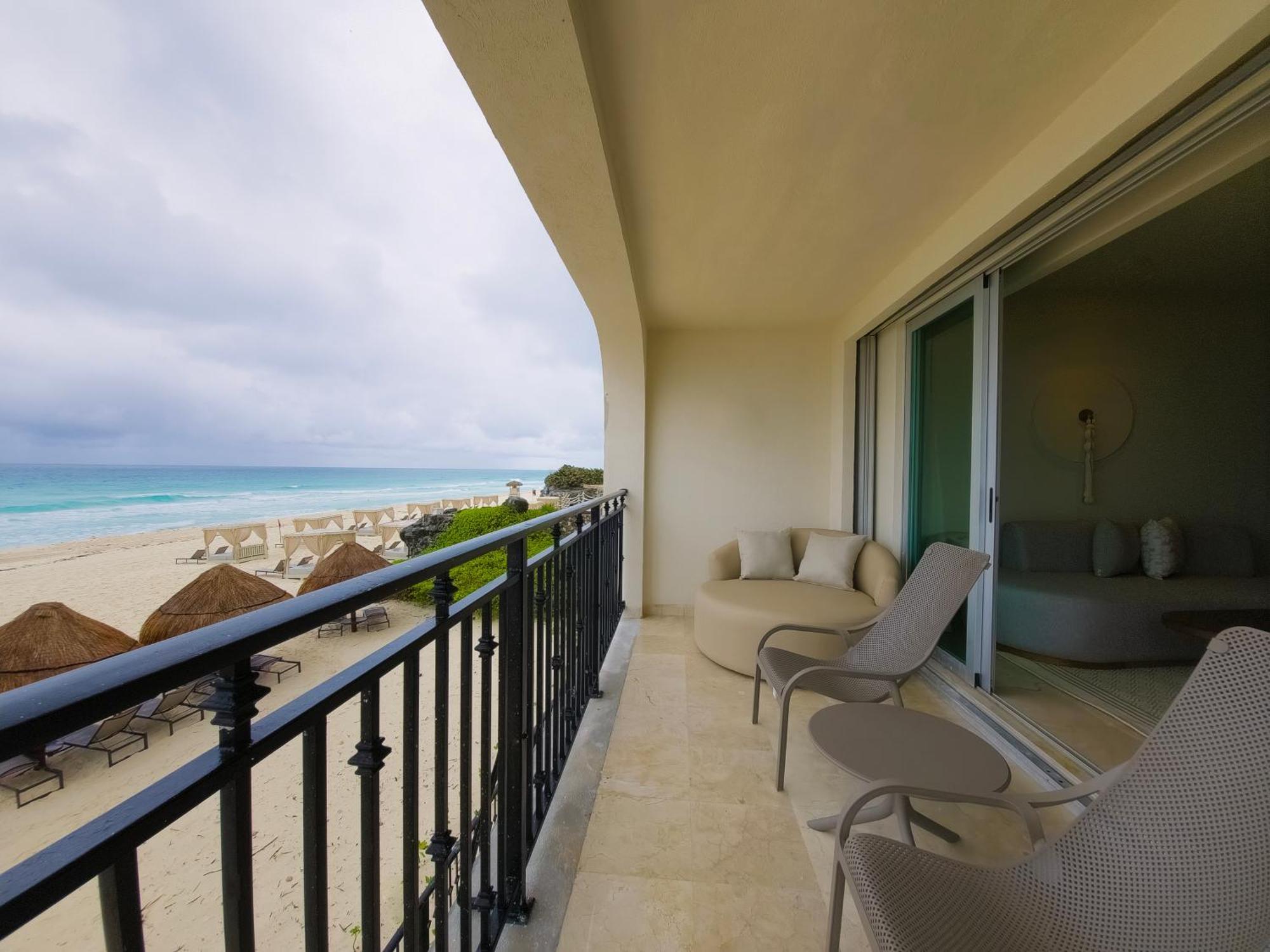 Grand Park Royal Cancun (Adults Only) Exterior photo Balcony of a suite at the Grand at Moon Palace
